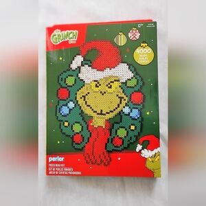 NWT! Dr. Seuss The Grinch Collection Perler Fused Bead Kit Wreath Decor